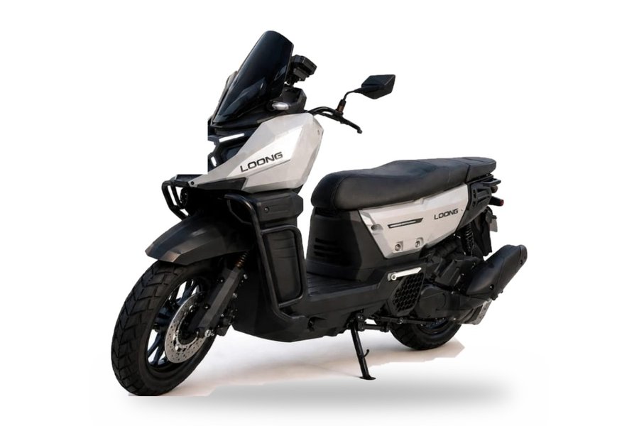 Scooter Loong E150 2026 en color blanco y negro